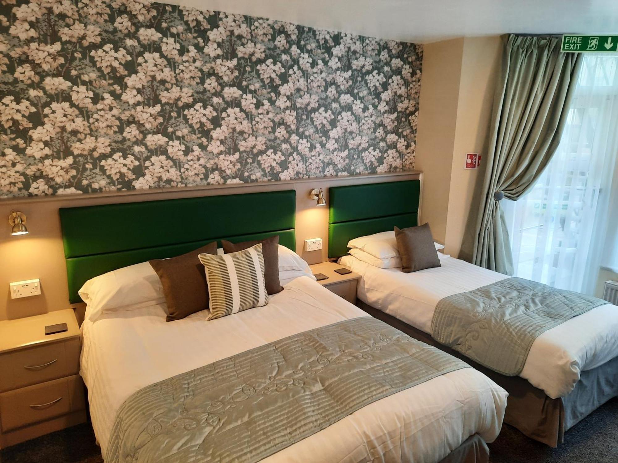 Hen Dy Bed & Breakfast Llandudno Dış mekan fotoğraf