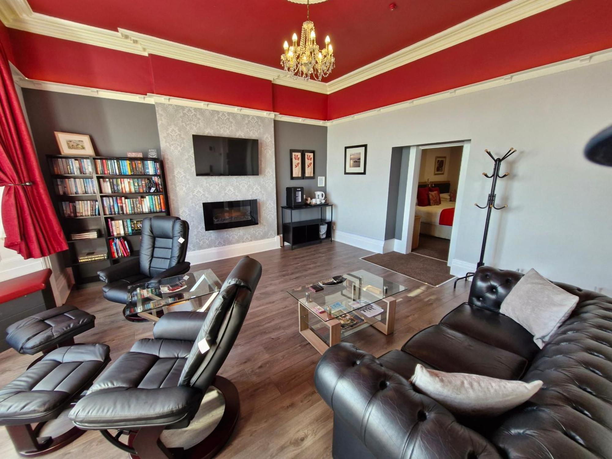 Hen Dy Bed & Breakfast Llandudno Dış mekan fotoğraf
