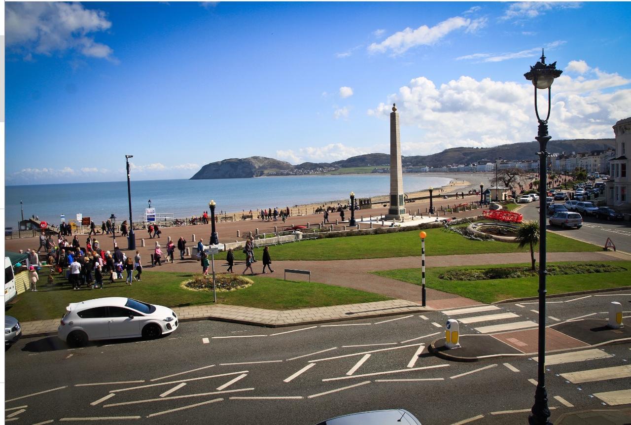Hen Dy Bed & Breakfast Llandudno Dış mekan fotoğraf