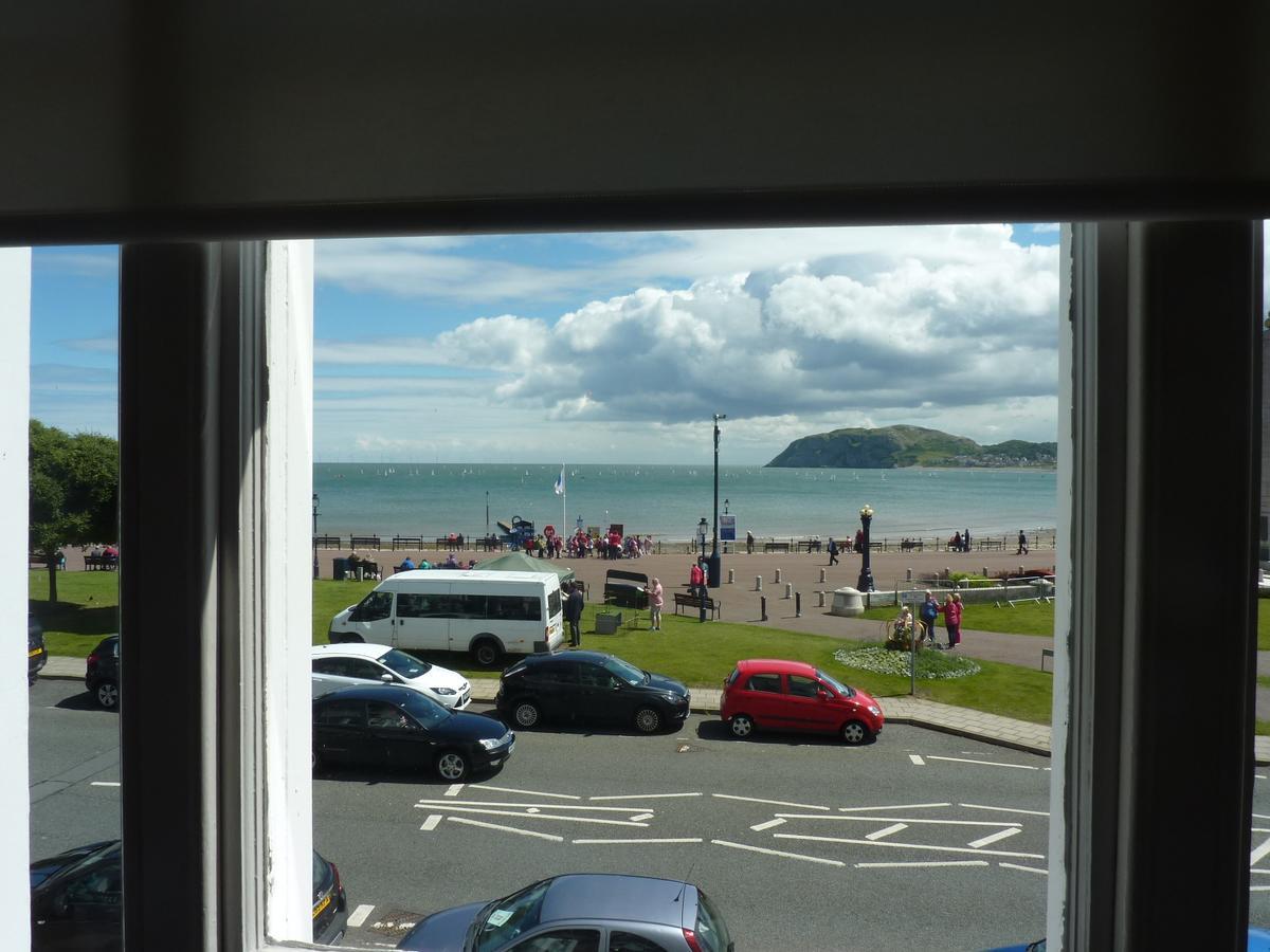 Hen Dy Bed & Breakfast Llandudno Dış mekan fotoğraf