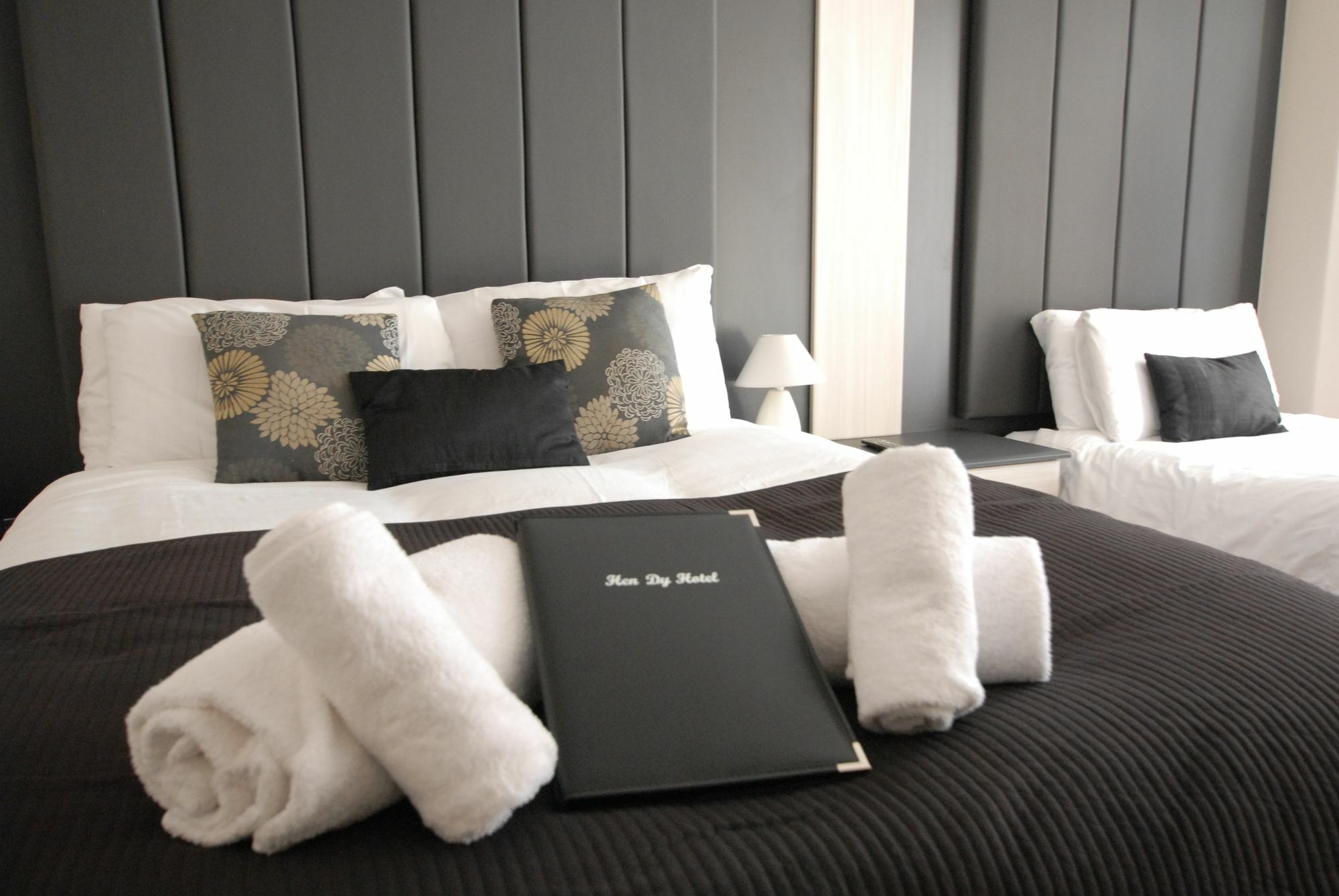 Hen Dy Bed & Breakfast Llandudno Dış mekan fotoğraf